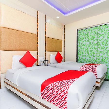 Hotel Harsha International Nuova Delhi Esterno foto