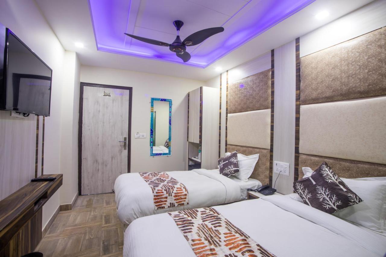 Hotel Harsha International Nuova Delhi Esterno foto
