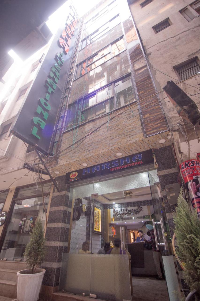 Hotel Harsha International Nuova Delhi Esterno foto