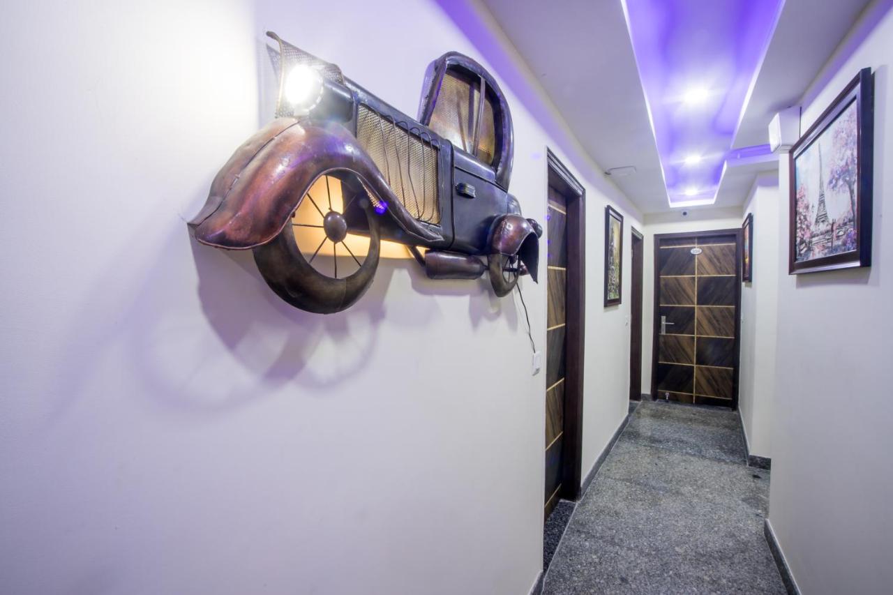 Hotel Harsha International Nuova Delhi Esterno foto