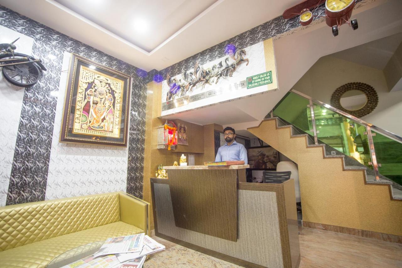 Hotel Harsha International Nuova Delhi Esterno foto