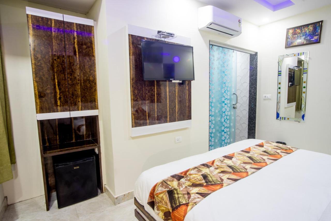 Hotel Harsha International Nuova Delhi Esterno foto