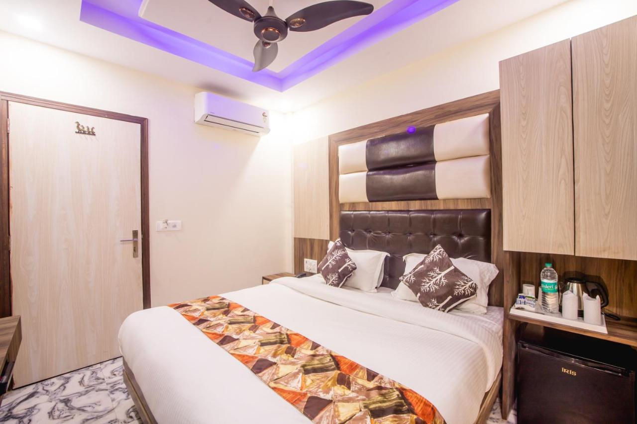 Hotel Harsha International Nuova Delhi Esterno foto