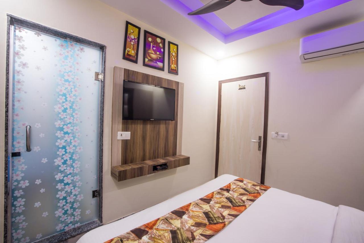 Hotel Harsha International Nuova Delhi Esterno foto