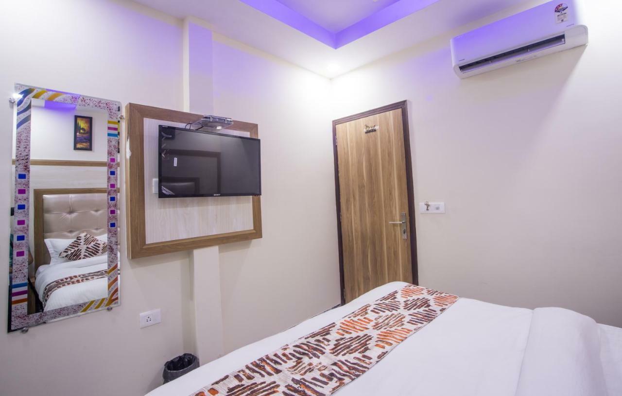 Hotel Harsha International Nuova Delhi Esterno foto