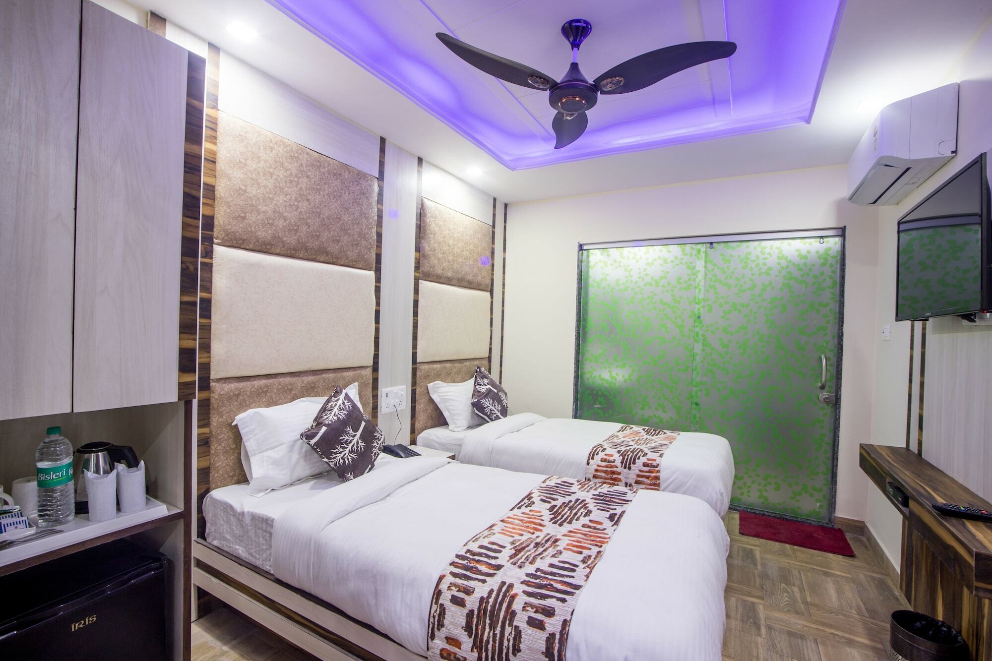 Hotel Harsha International Nuova Delhi Esterno foto