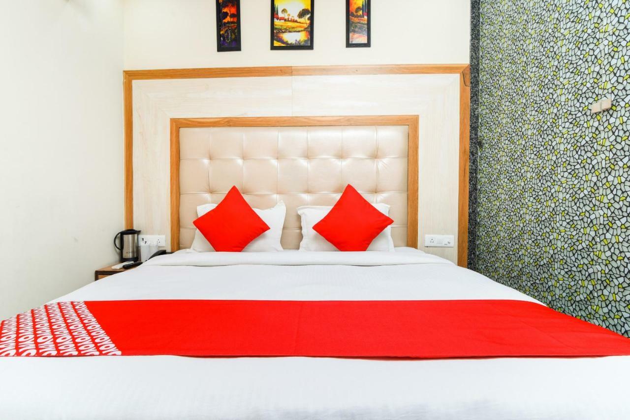Hotel Harsha International Nuova Delhi Esterno foto