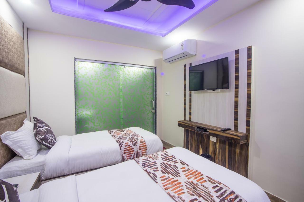 Hotel Harsha International Nuova Delhi Esterno foto