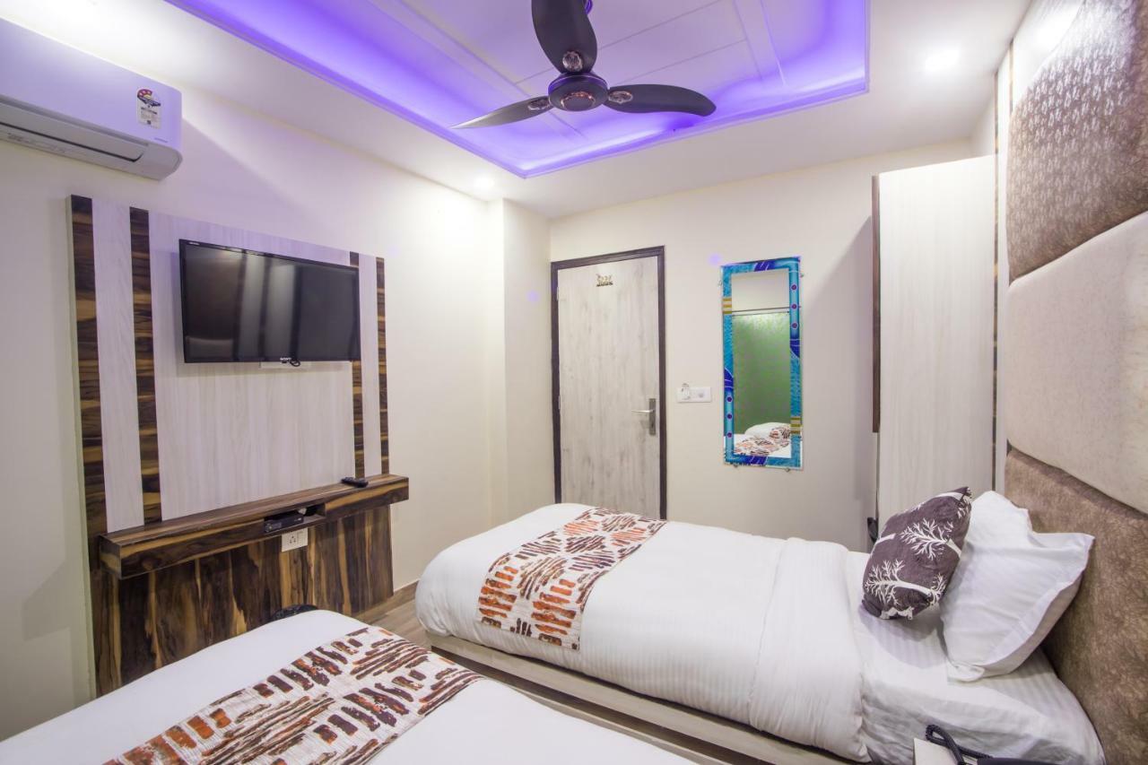 Hotel Harsha International Nuova Delhi Esterno foto
