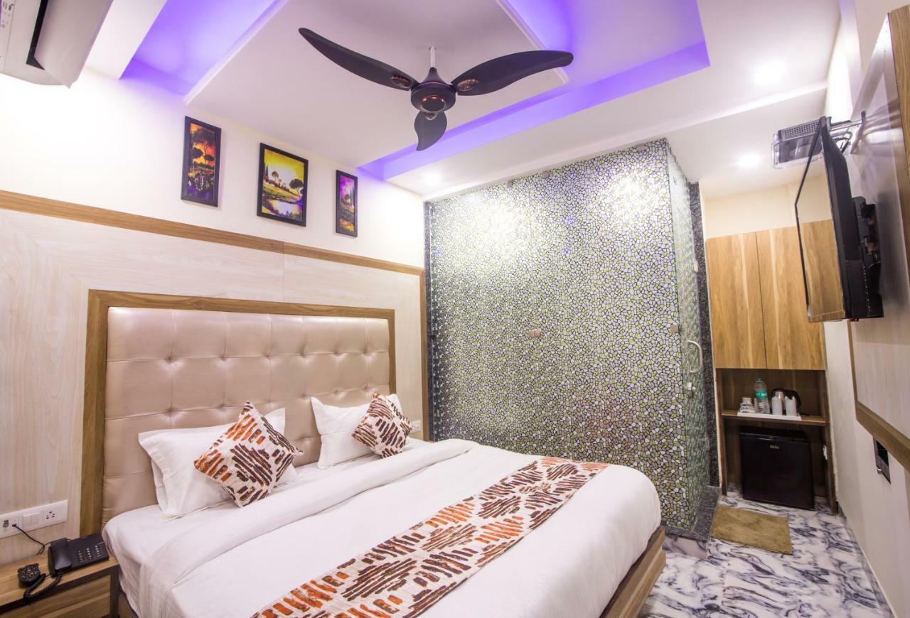 Hotel Harsha International Nuova Delhi Esterno foto