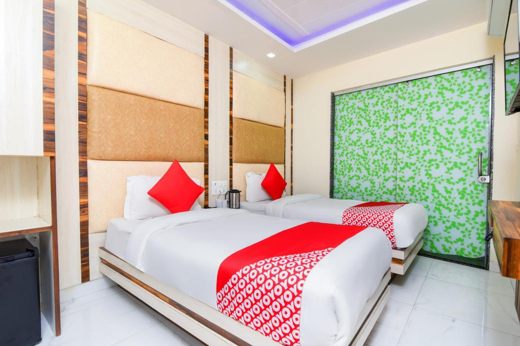 Hotel Harsha International Nuova Delhi Esterno foto